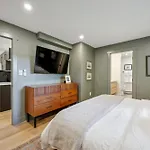 Modern Mid-Century Retreat